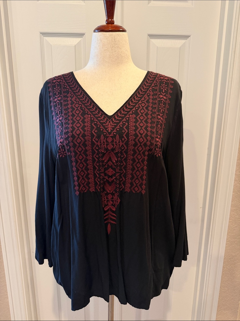 J. Jill Black Tunic with Burgundy Geometric Embroidery L